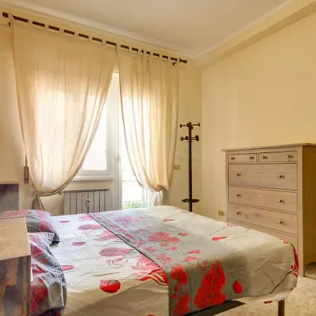 Sleep Right With Us Apartment