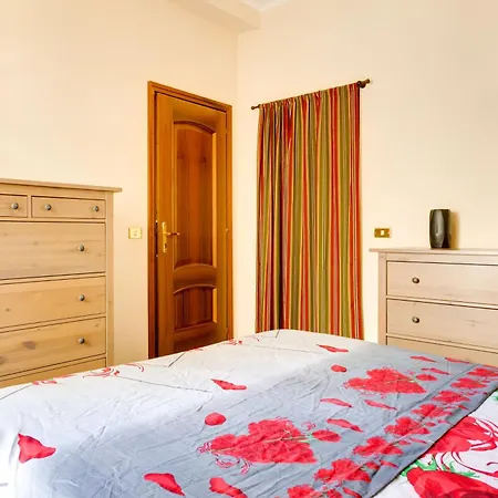 Apartment Sleep Right With Us *